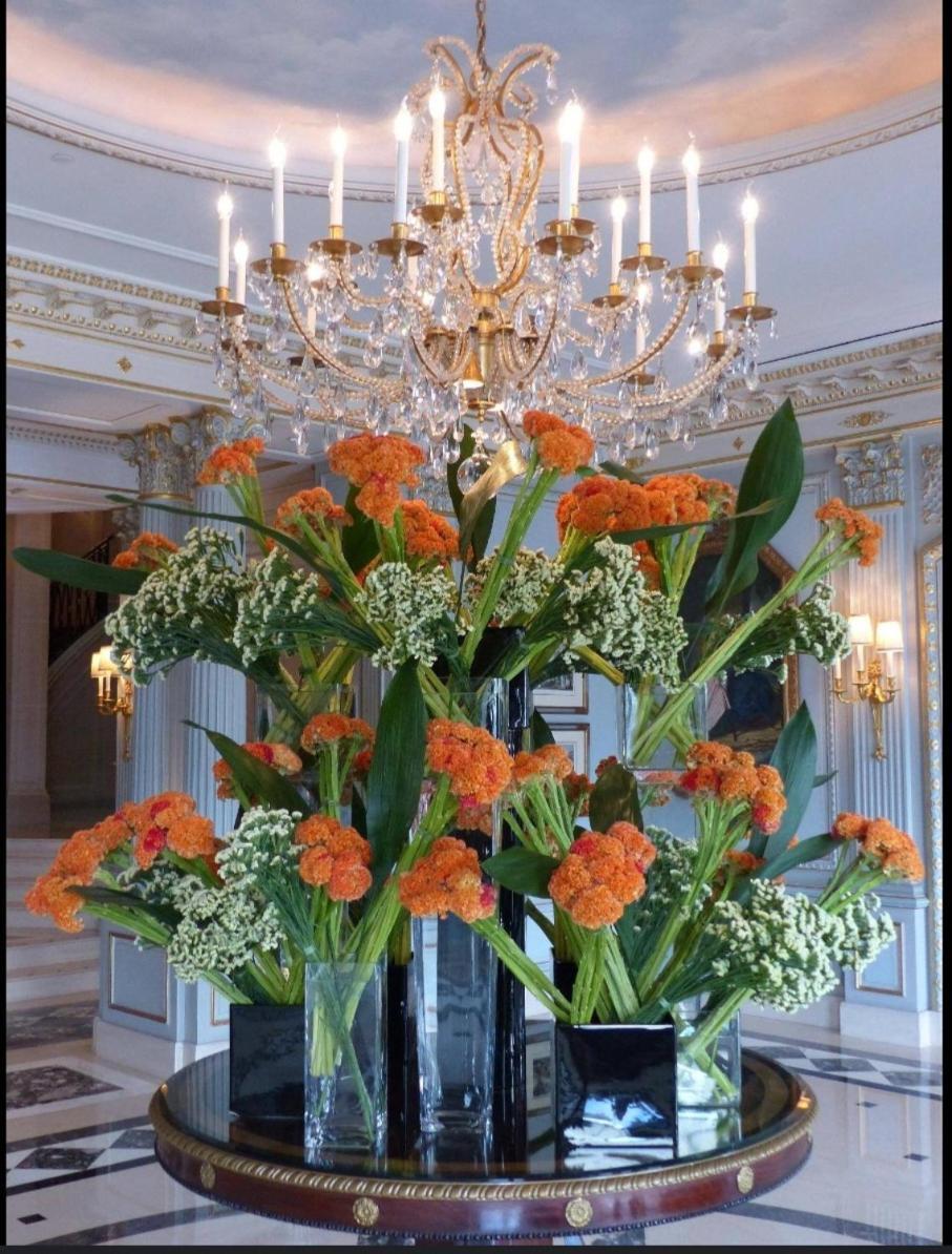 Empress Madani Palace Hotel Surrey Buitenkant foto