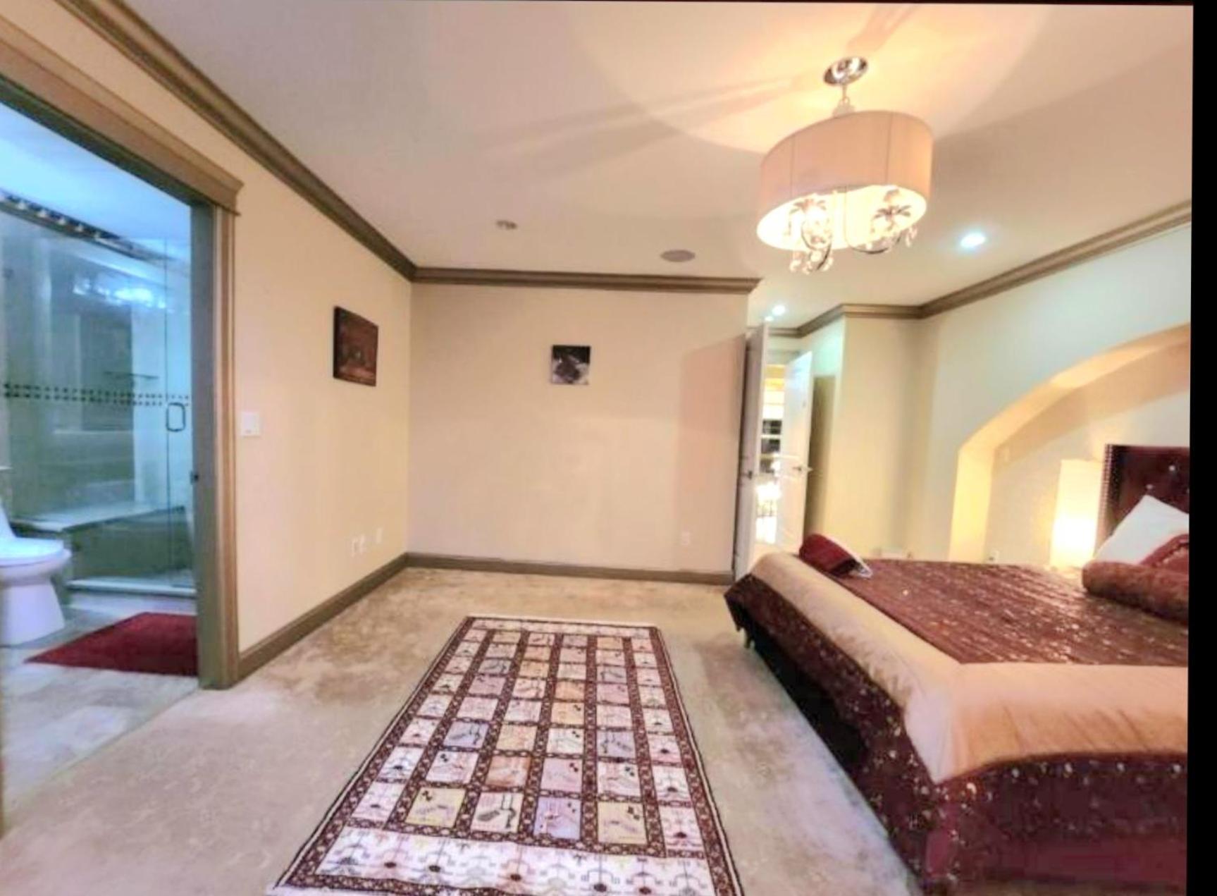 Empress Madani Palace Hotel Surrey Buitenkant foto