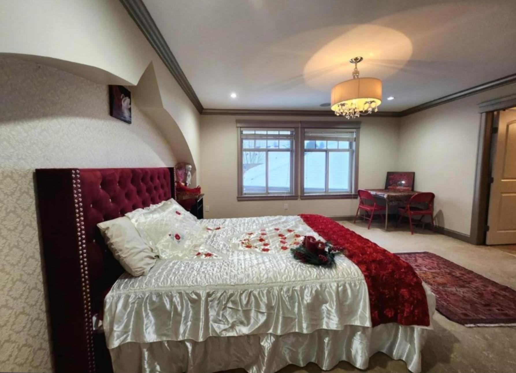 Empress Madani Palace Hotel Surrey Buitenkant foto