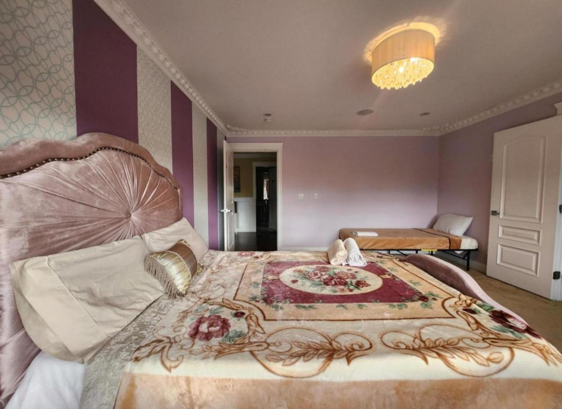 Empress Madani Palace Hotel Surrey Buitenkant foto