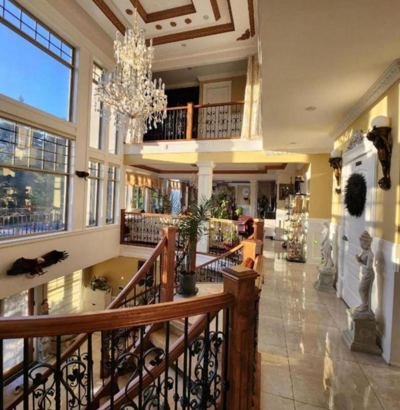 Empress Madani Palace Hotel Surrey Buitenkant foto